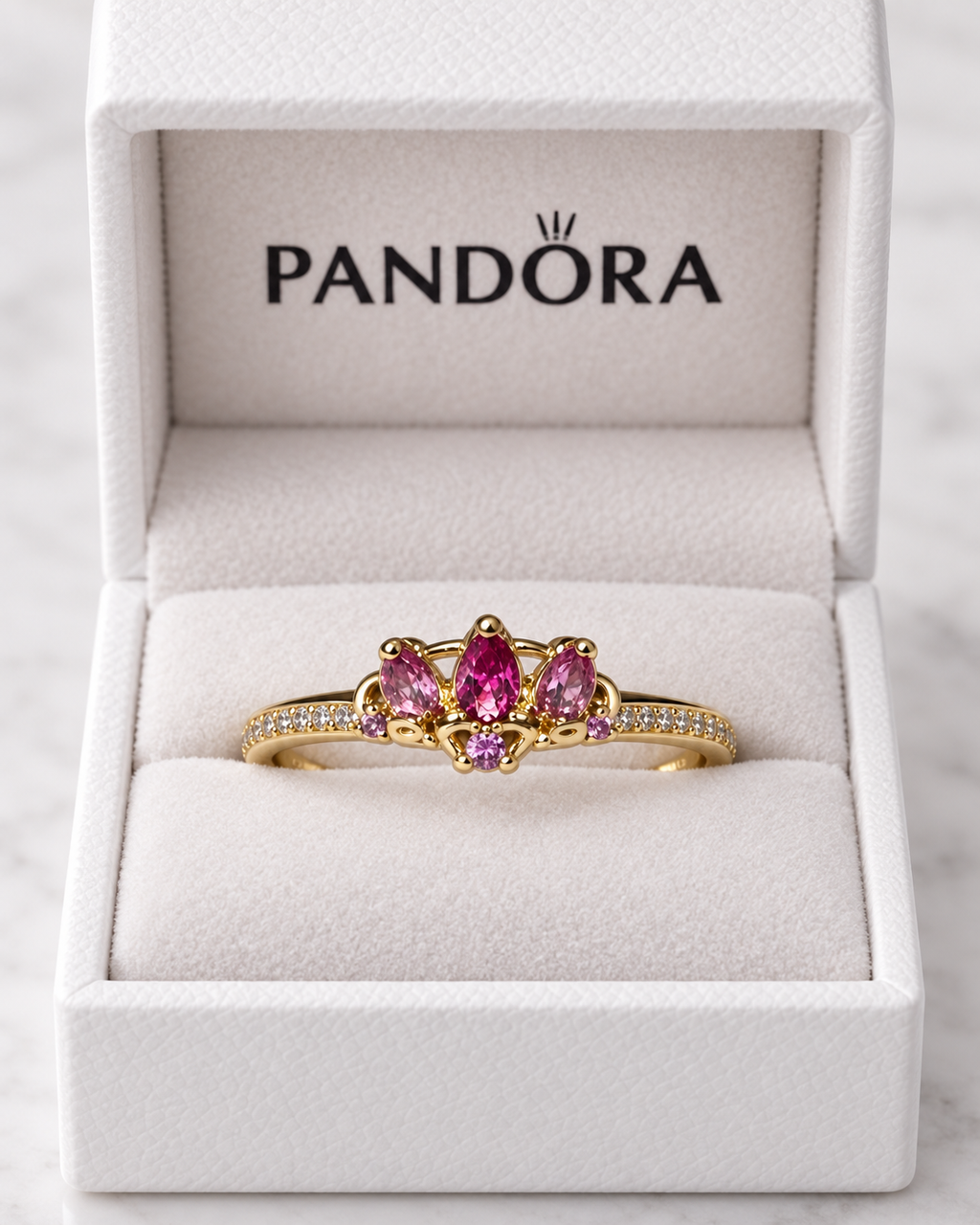 Anillo Elegante con Detalles Brillantes ✨