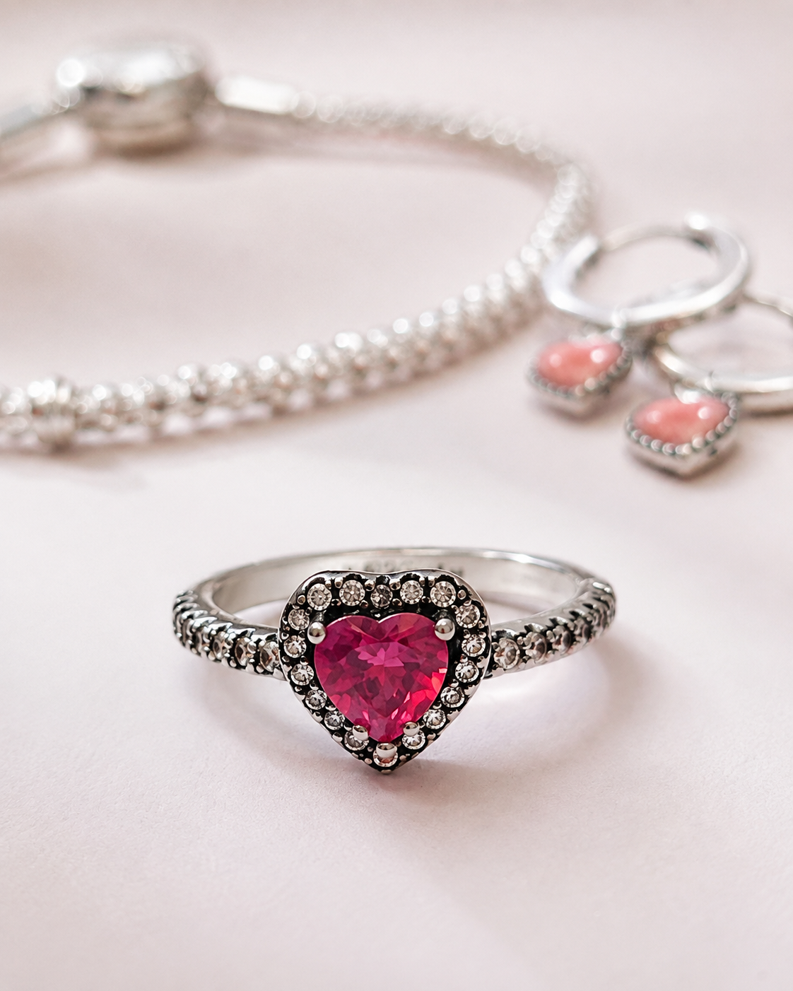Conjunto Corazón Rosa en Plata: anillo, pulsera y pendientes