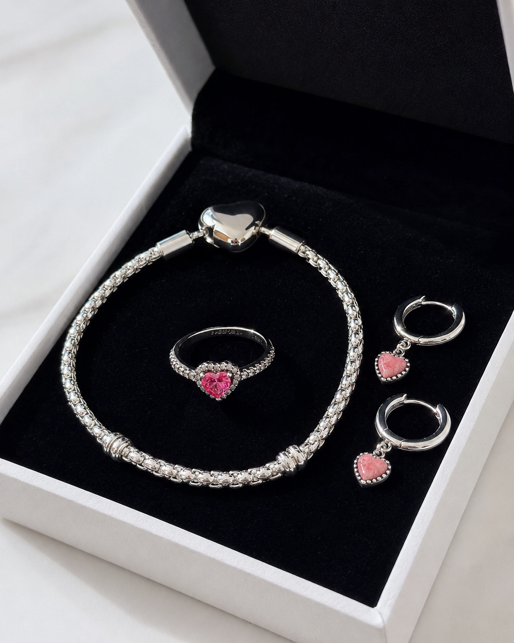 Conjunto Corazón Rosa en Plata: anillo, pulsera y pendientes