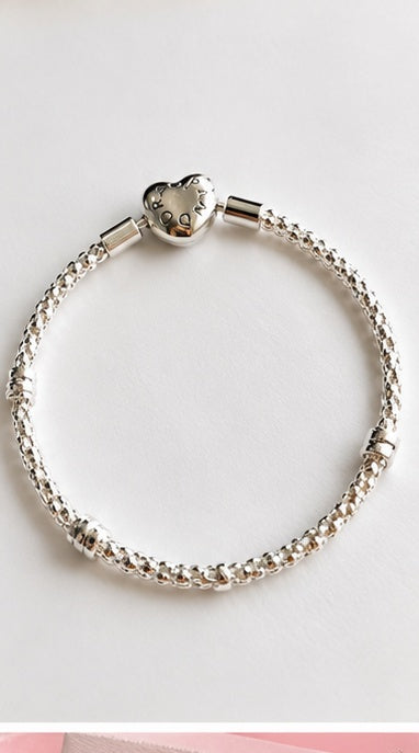 Pulsera Corazón – Elegancia y Brillo ✨🤍