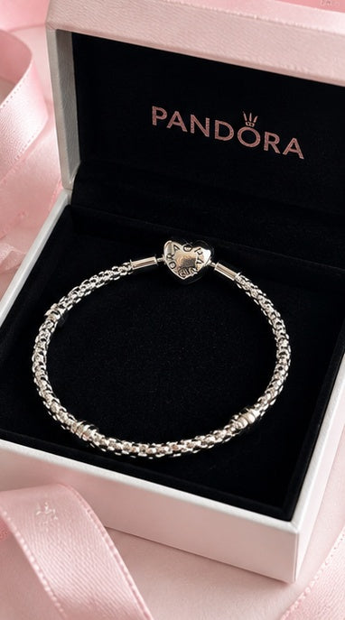 Pulsera Corazón – Elegancia y Brillo ✨🤍